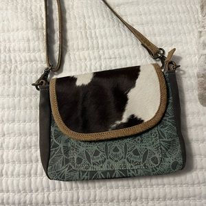 Myra crossbody bag
